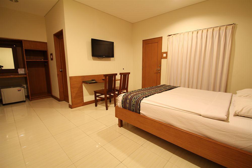 Paradiso Beach Inn Kuta Lombok Exterior foto